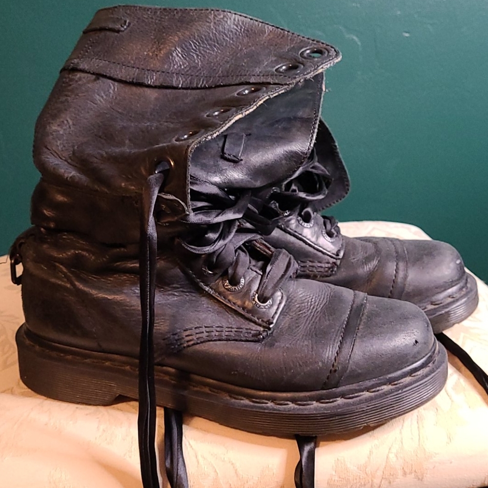 Black Boots